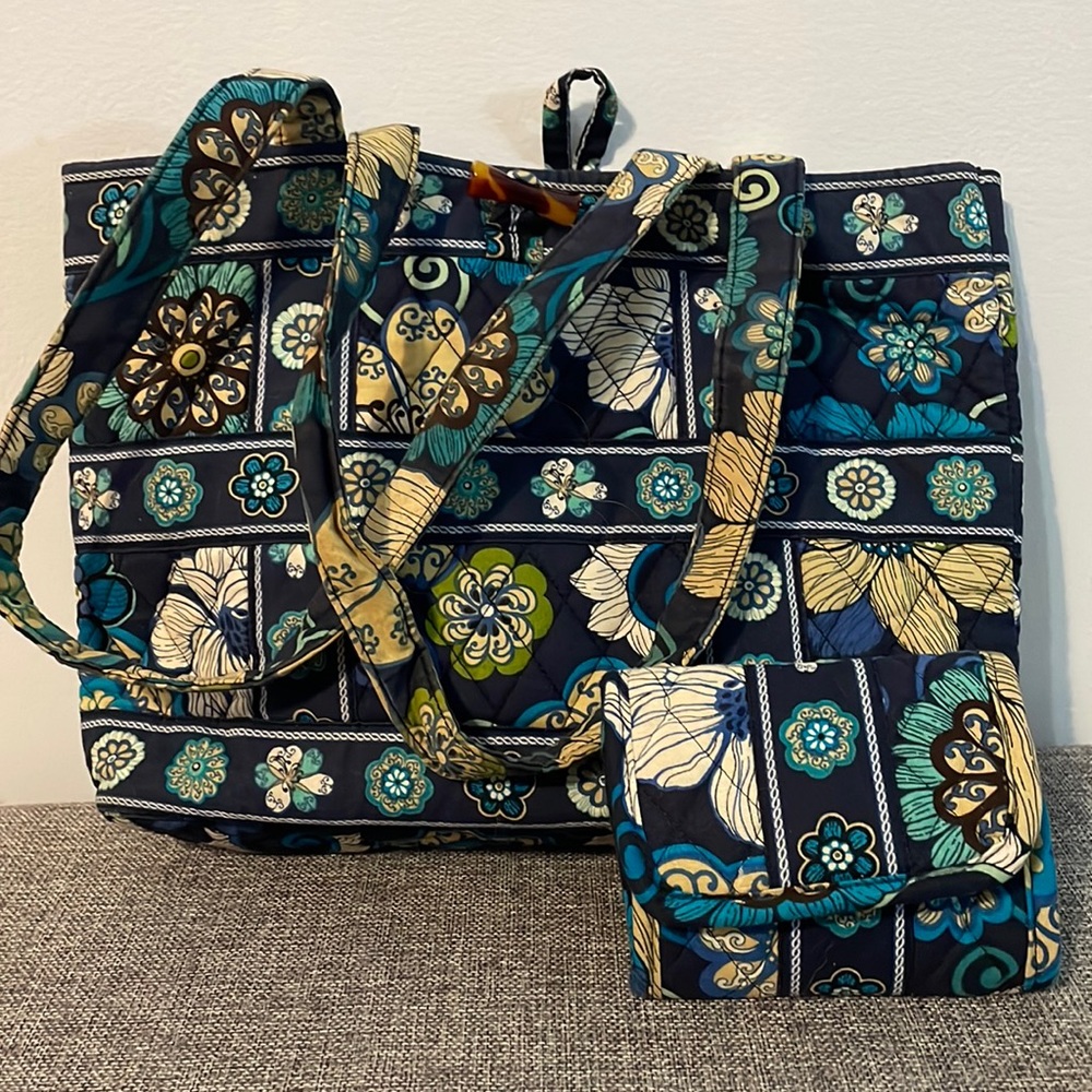 Vera Bradley purse with matching wallet